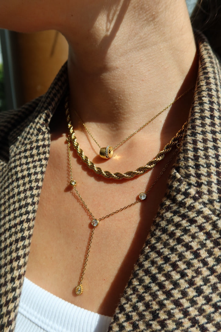 Twist necklace